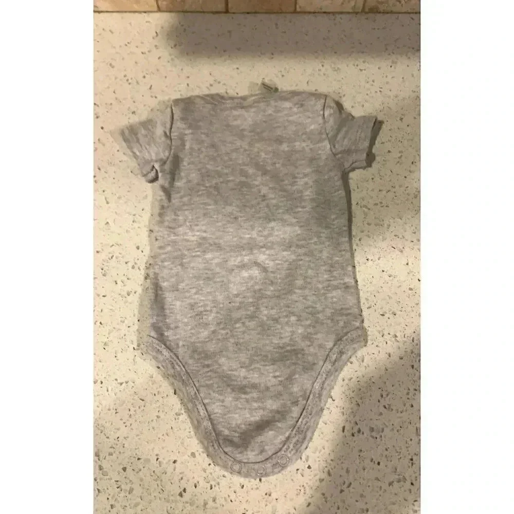 Newborn onesie bq‎